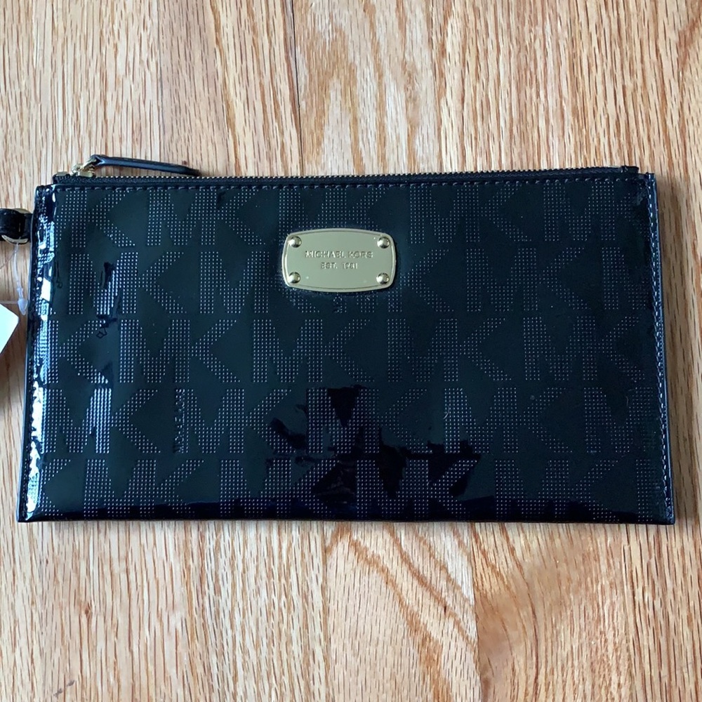 Micheal Kors Clutch